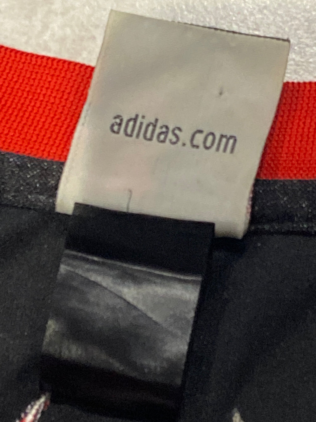 Maillot ADIDAS de BASKET-BALL de l’équipe des CHICAGO BULLS (N.33 PIPPEN) année 2002-03
