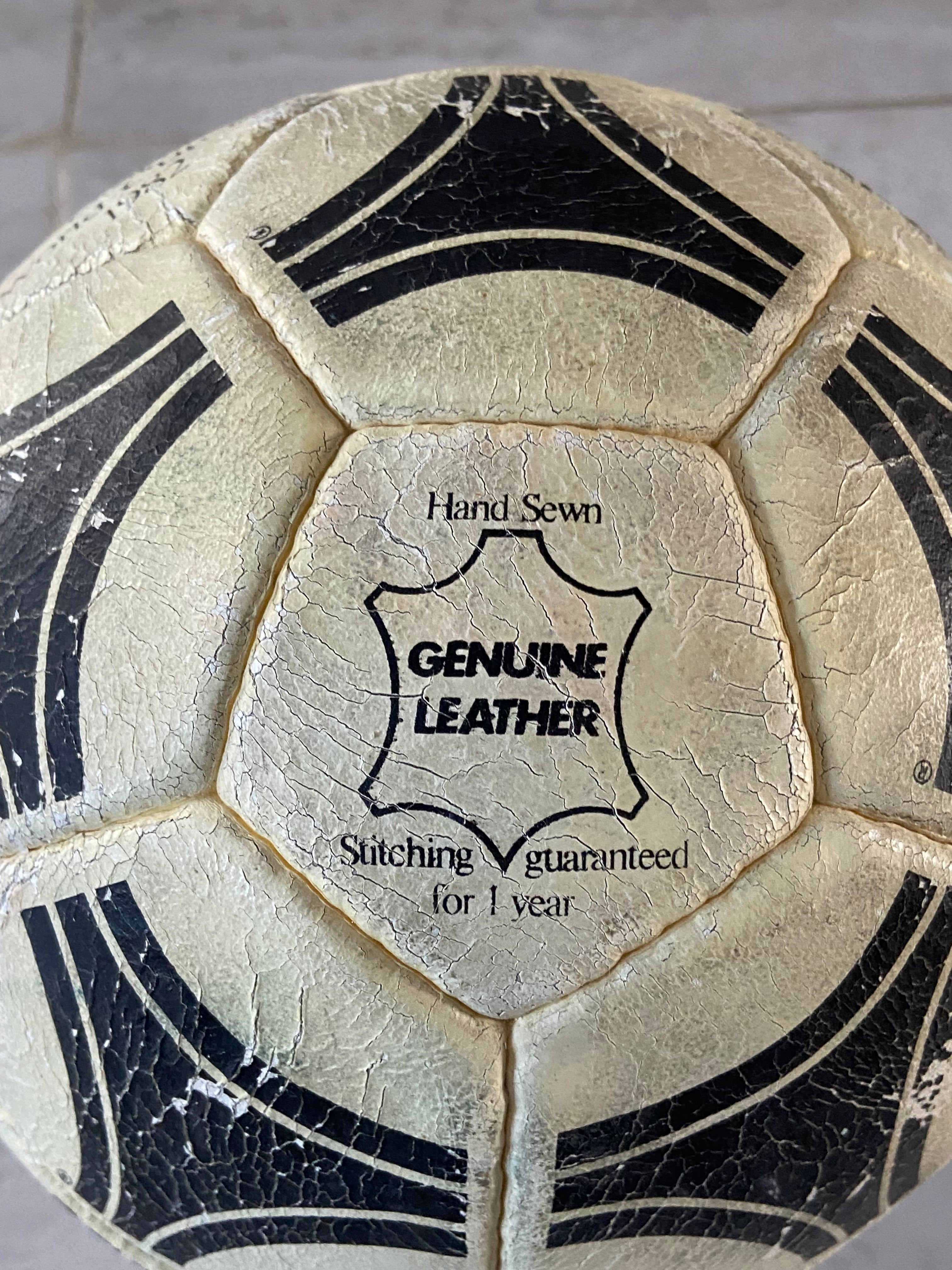 Ballon de foot ADIDAS TANGO ESPAÑA 1982 officiel d’époque COLLECTOR