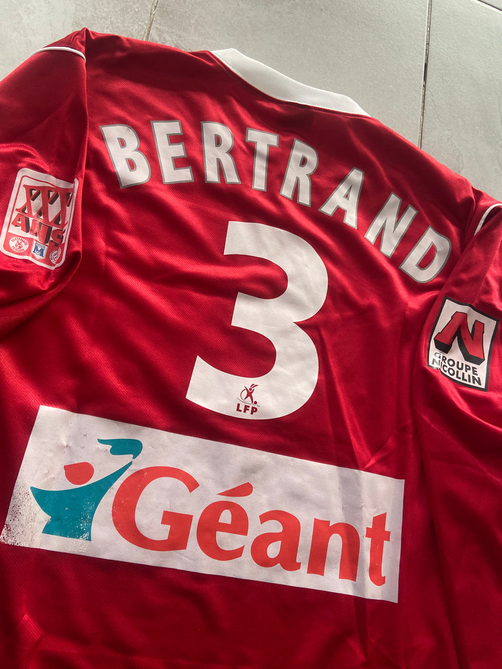 Maillot de foot NIKE de l’équipe de MONTPELLIER MHSC (porté N.3 BERTRAND) 30ans du club saison 2003-04