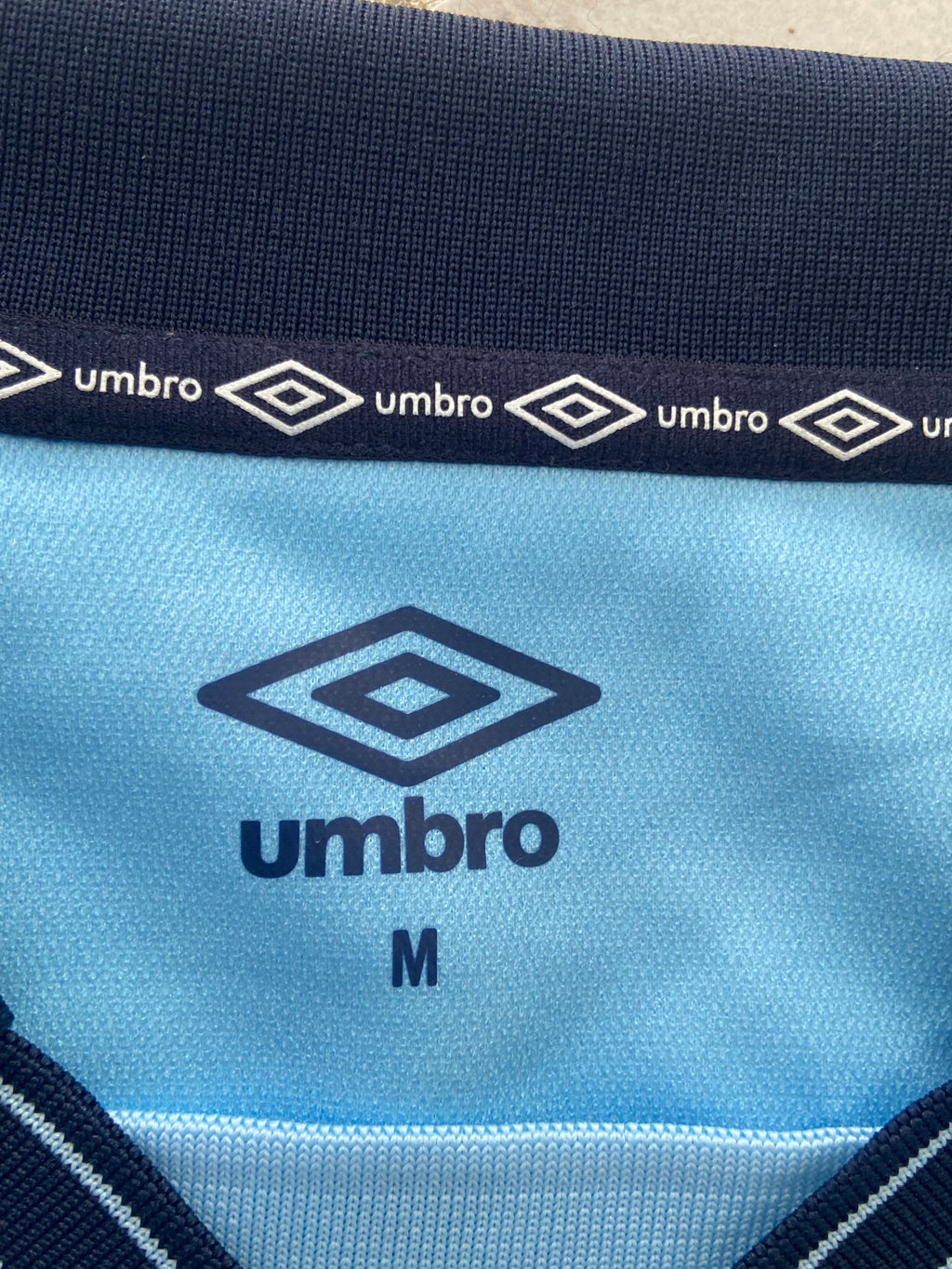Maillot de foot UMBRO de l’équipe du HAVRE (porté N.21 NAMLI) saison 2025-26
