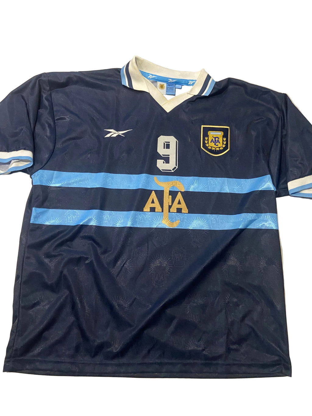 Maillot entraînement de l’équipe d’Argentine (porté N.9 BATISTUTA) coupe du monde 1998 (certificat d’authenticité fourni)