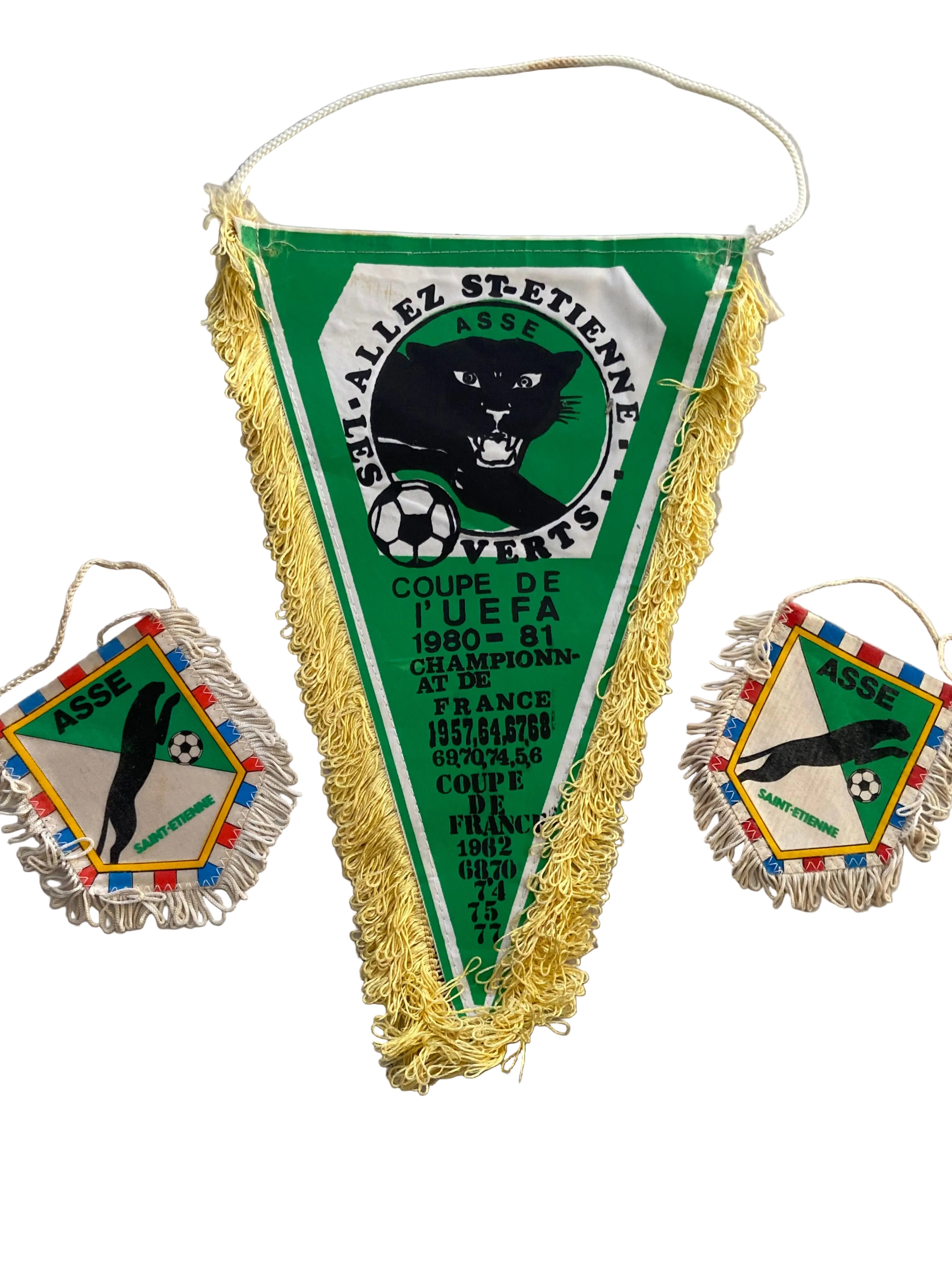 Lot de 3 Fanions officiel de foot de l’AS SAINT-ÉTIENNE ASSE – Palmarès 10 Titres – Iconique Panthère Noire