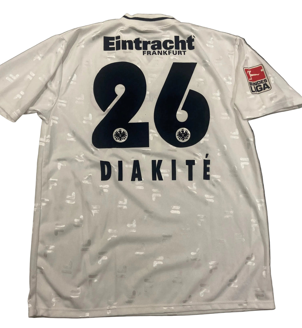 Maillot de foot de l’Eintracht Frankfurt (porté N.26 DIAKITE) saison 2001-02