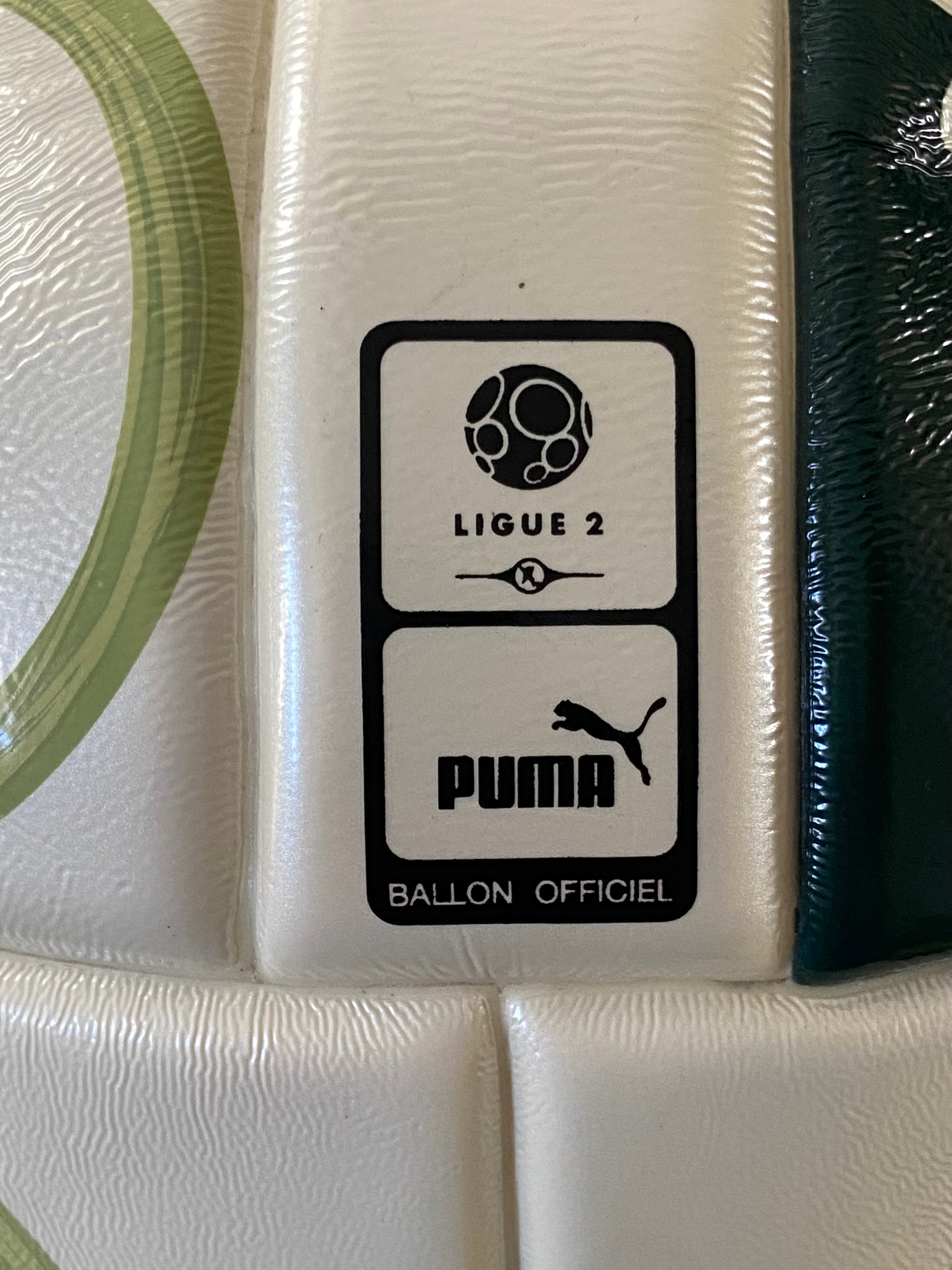 Ballon de foot PUMA officiel du match BASTIA/CLERMONT Ligue 2 saison 2011-12