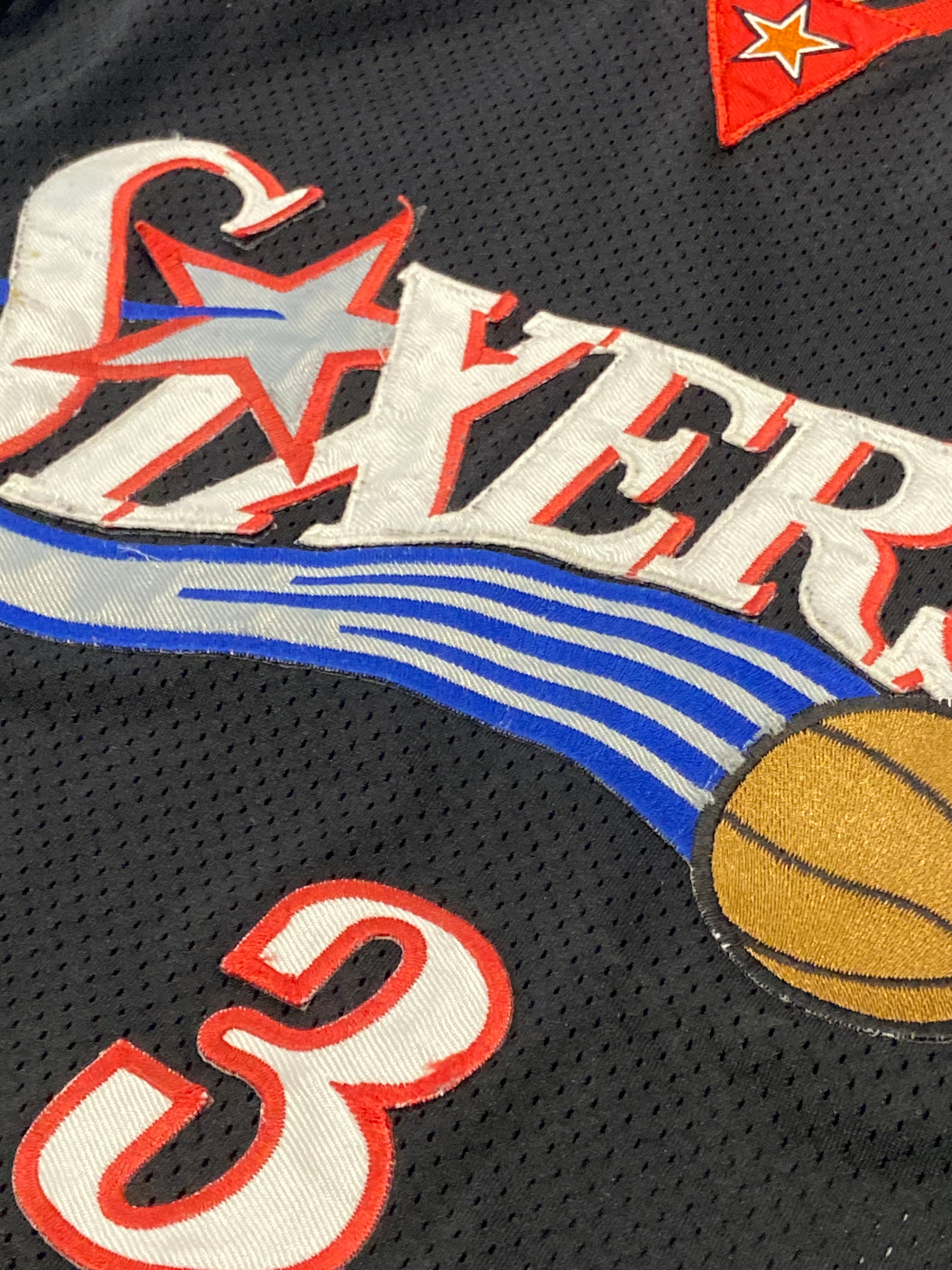 Maillot CHAMPION de BASKET-BALL de PHILADELPHIA 76ers (N.3 IVERSON) année 2000-01