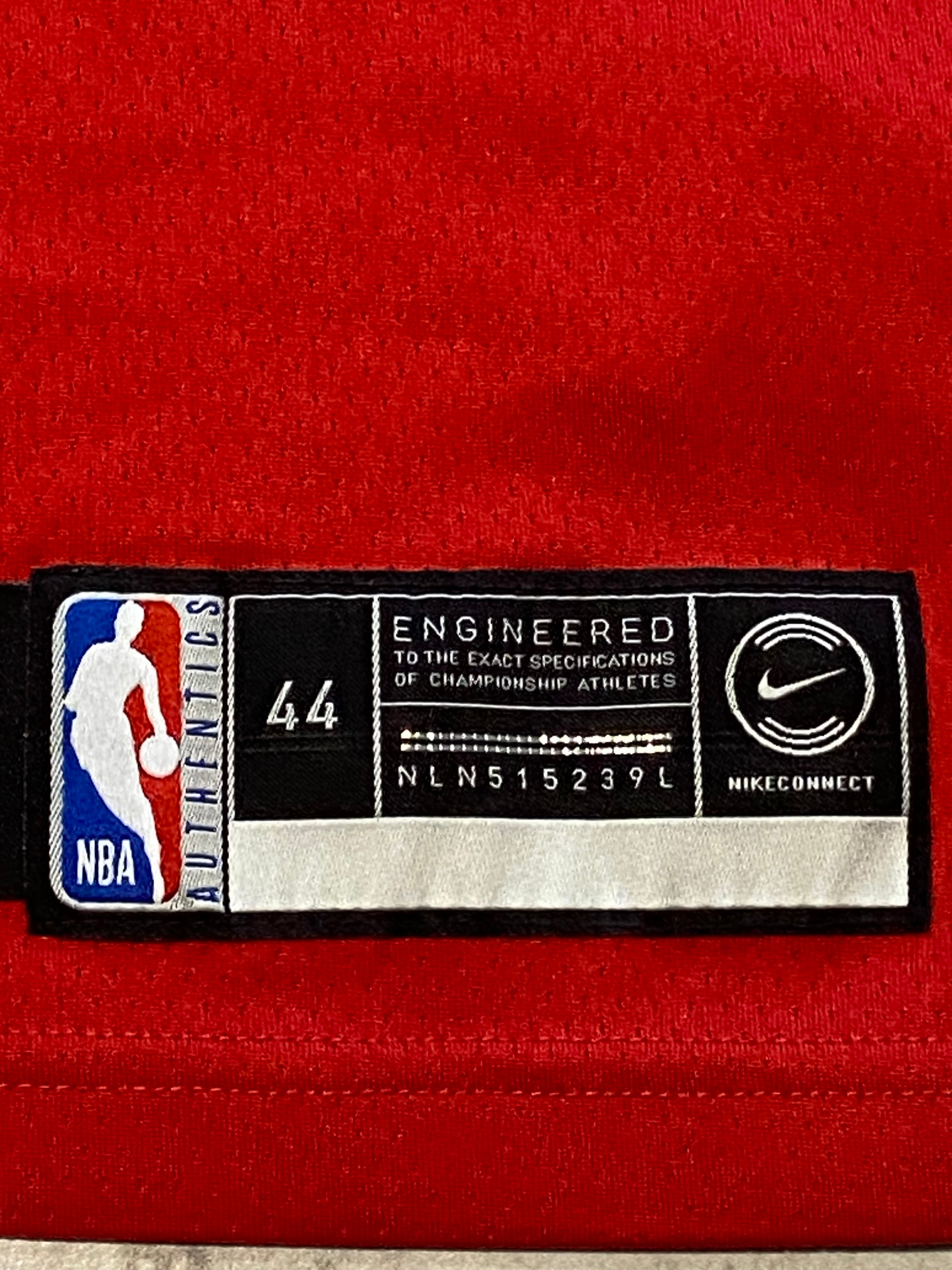 Maillot Nike de BASKET-BALL des CHICAGO BULLS (N.24 MARKKANEN) année 2017