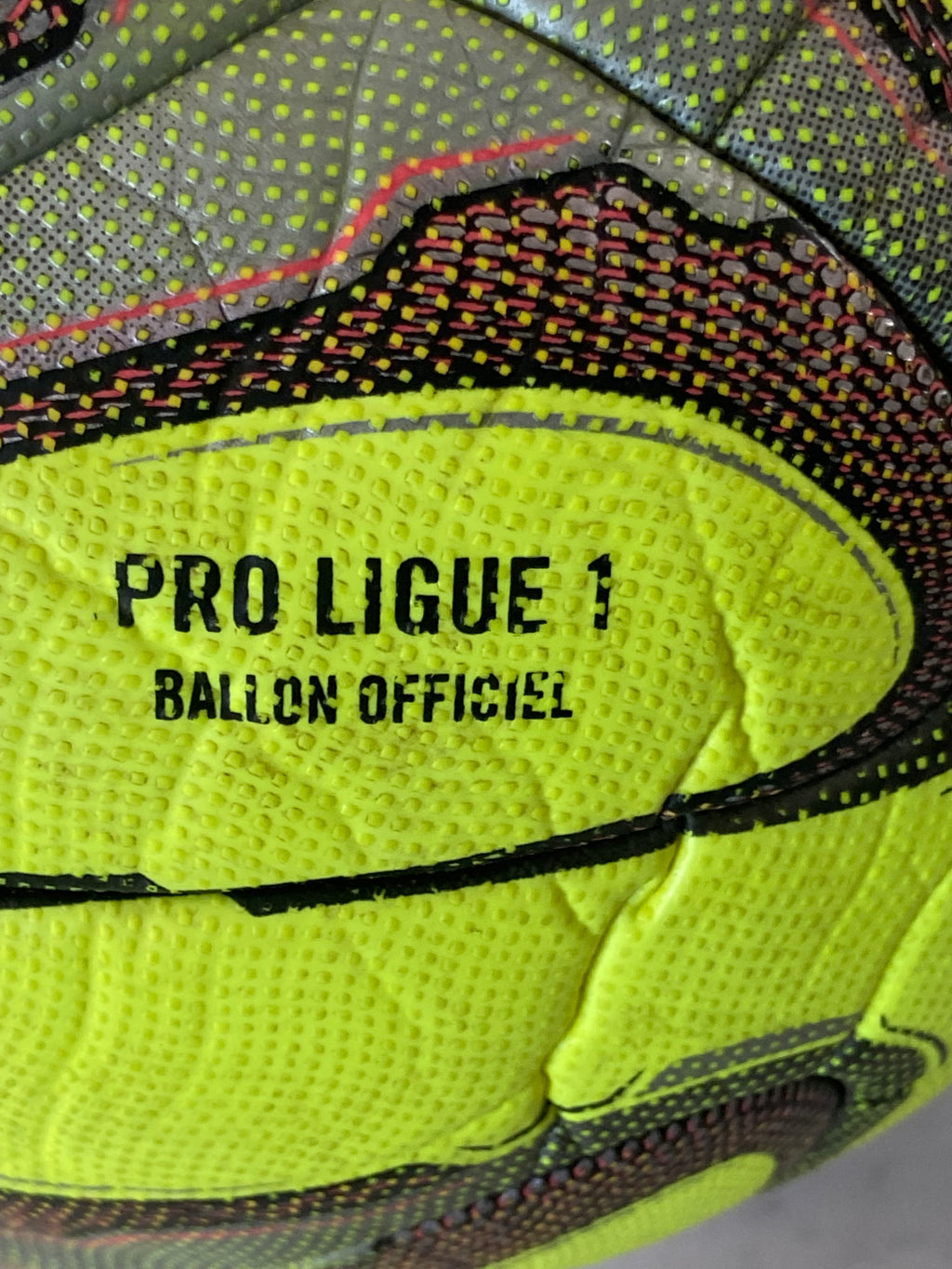 Ballon de foot ADIDAS officiel de match MONTPELLIER Ligue 1 (dédicacé STAMBOULI) saison 2014-15