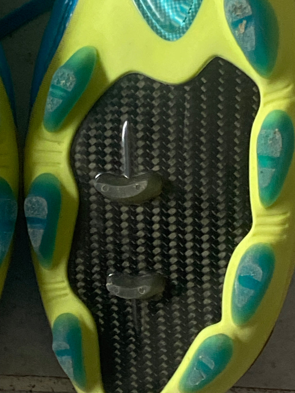Paire de chaussures à crampons PUMA V1.11 i FG (portées Olivier GIROUD) MONTPELLIER 2011-12