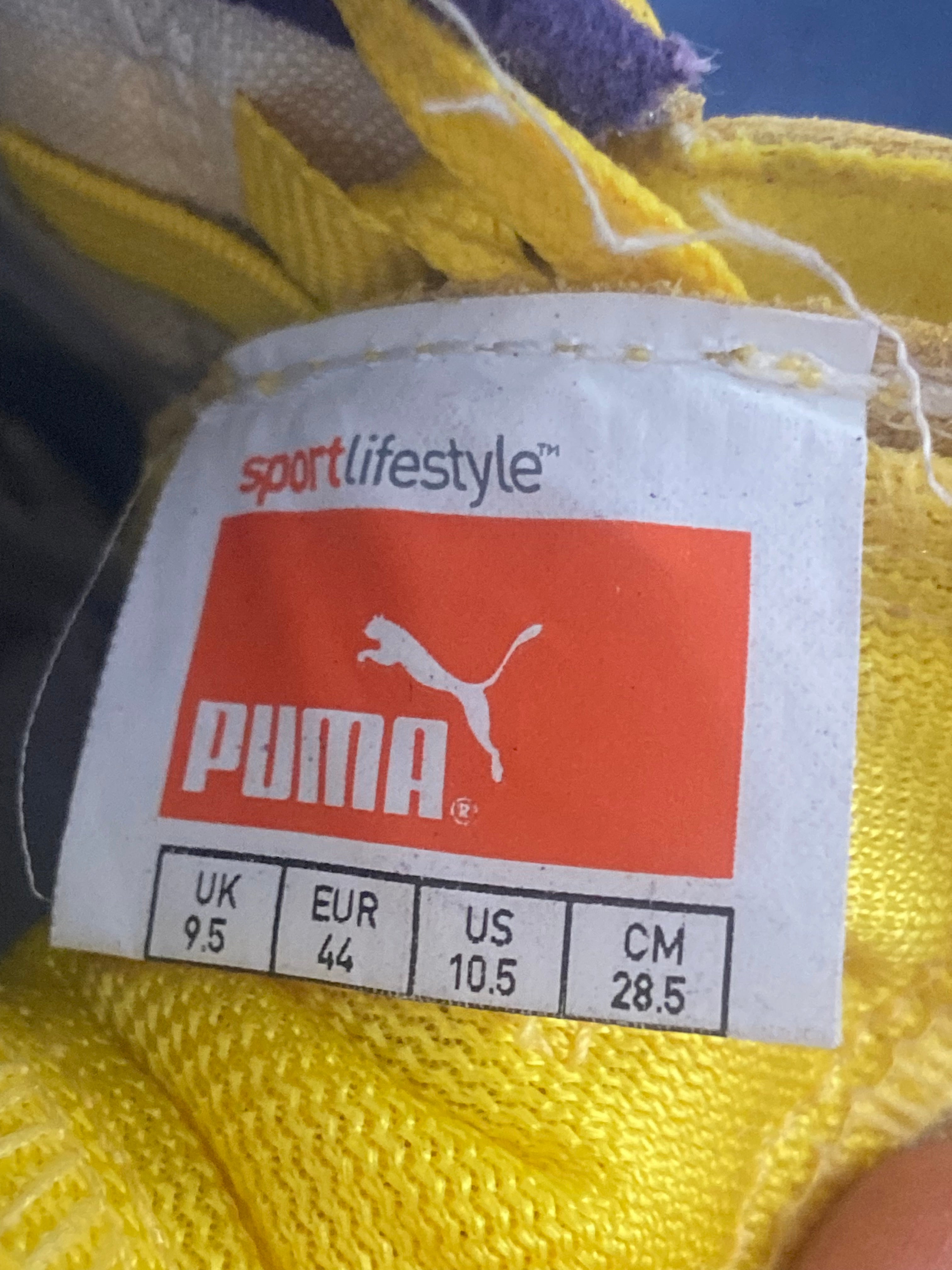 Paire de chaussures à crampons PUMA V1.11 (portées Mapou YANGAMBIWA) MONTPELLIER MHSC
