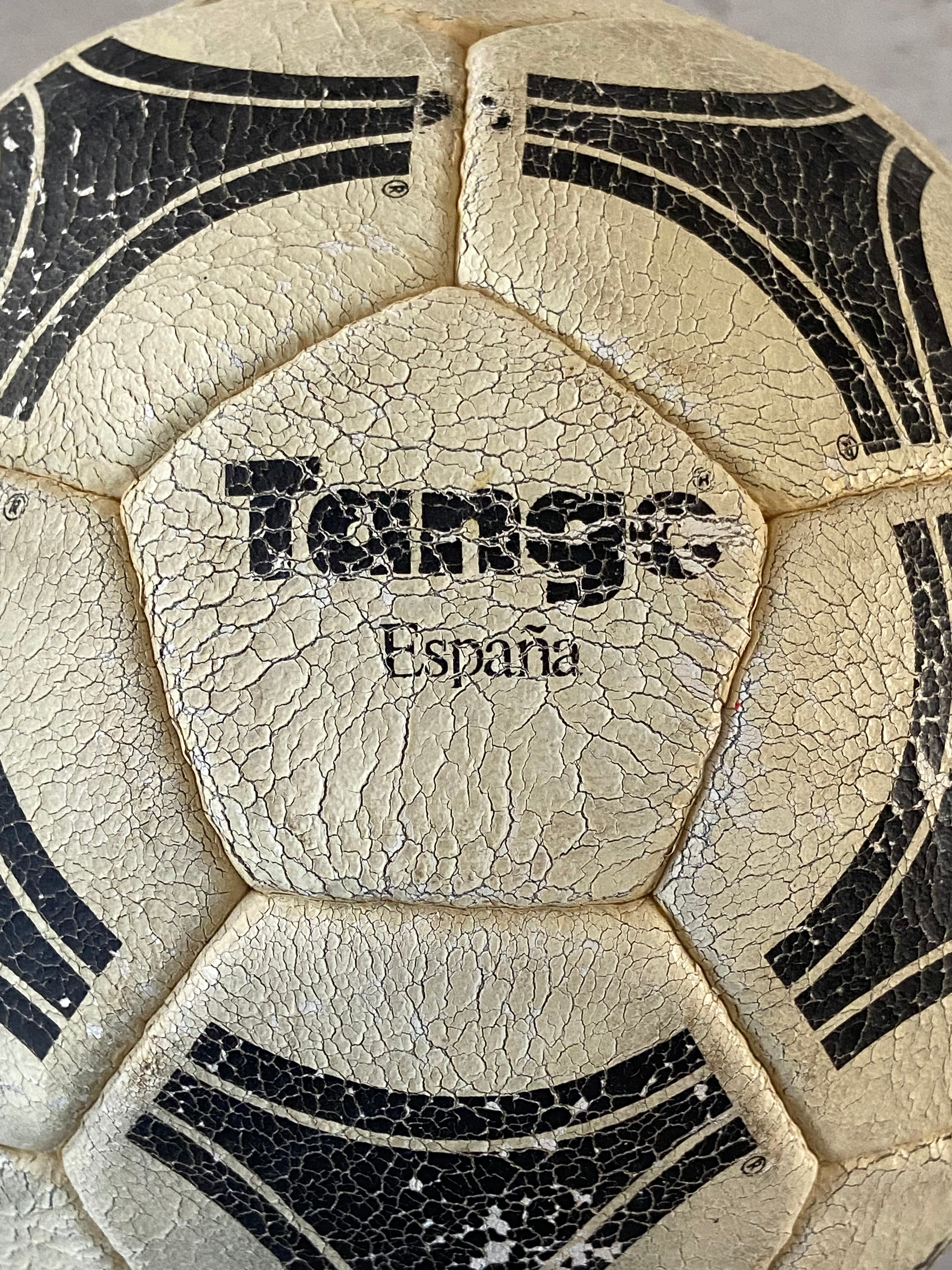 Ballon de foot ADIDAS TANGO ESPAÑA 1982 officiel d’époque COLLECTOR