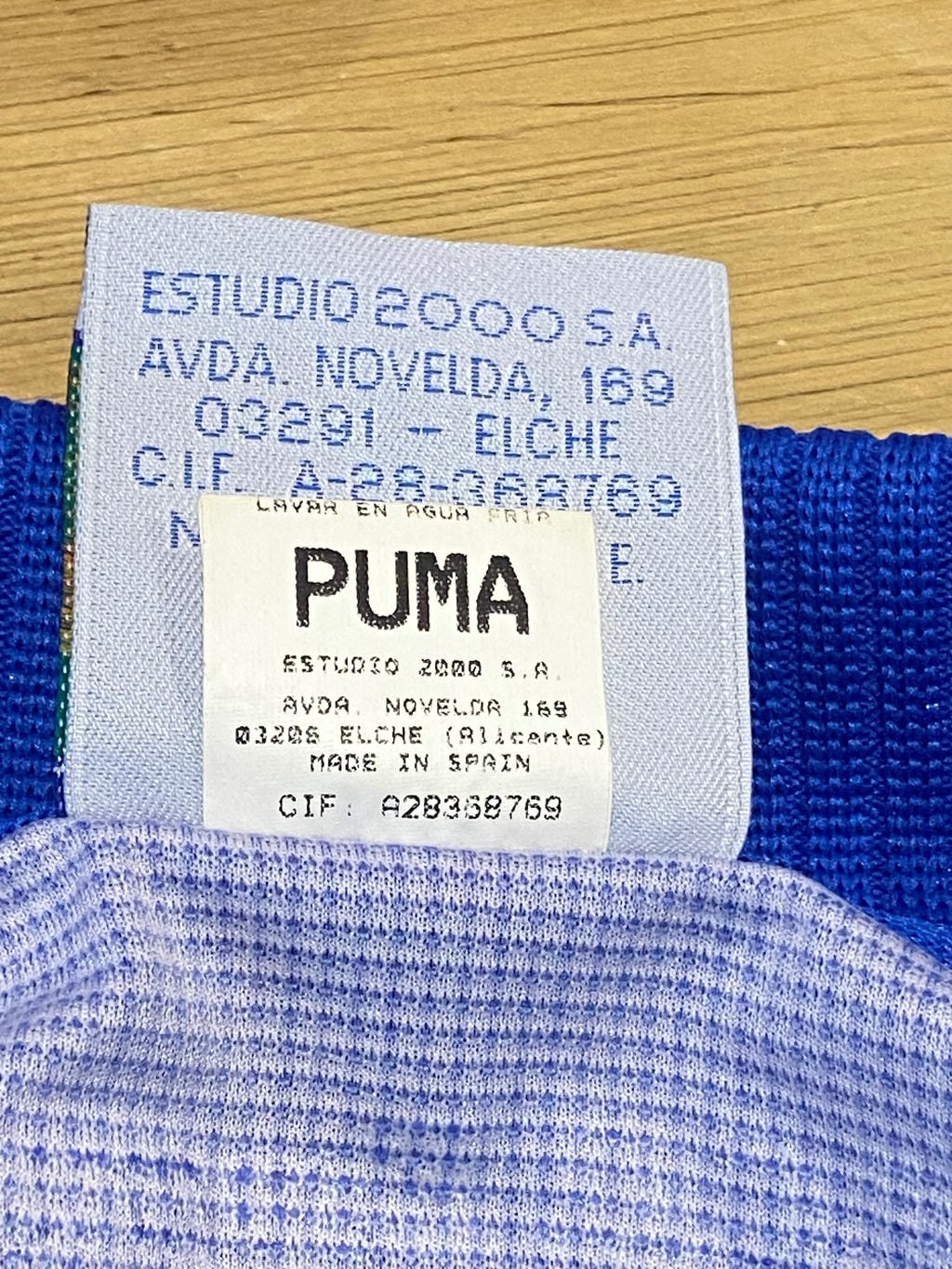 Maillot de foot du RCD Espanyol de Barcelone (porté N.8 CEMBRANOS) saison 1997-98