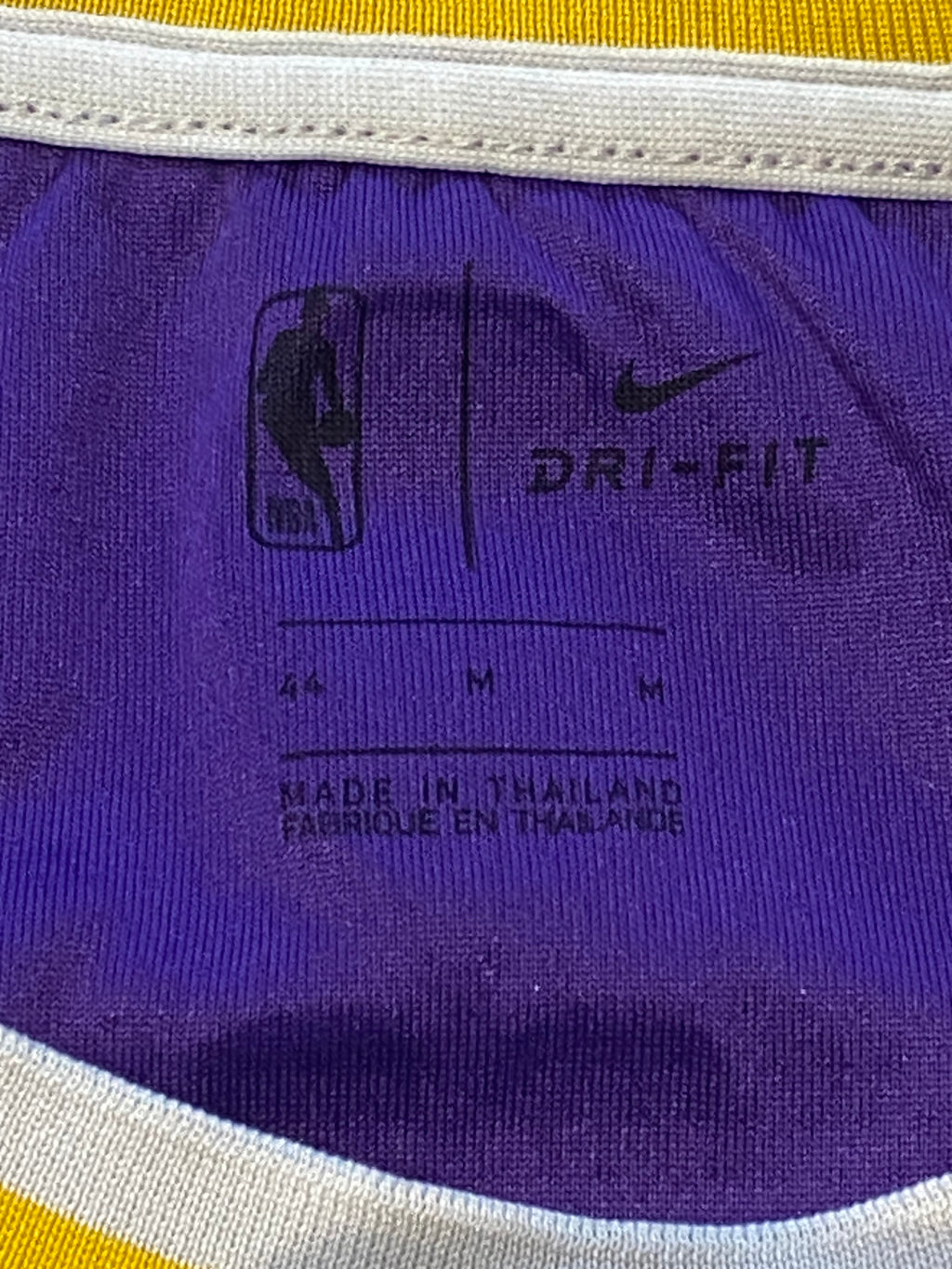 Maillot Nike de BASKET-BALL des LOS ANGELES LAKERS (N.23 JAMES) année 2017