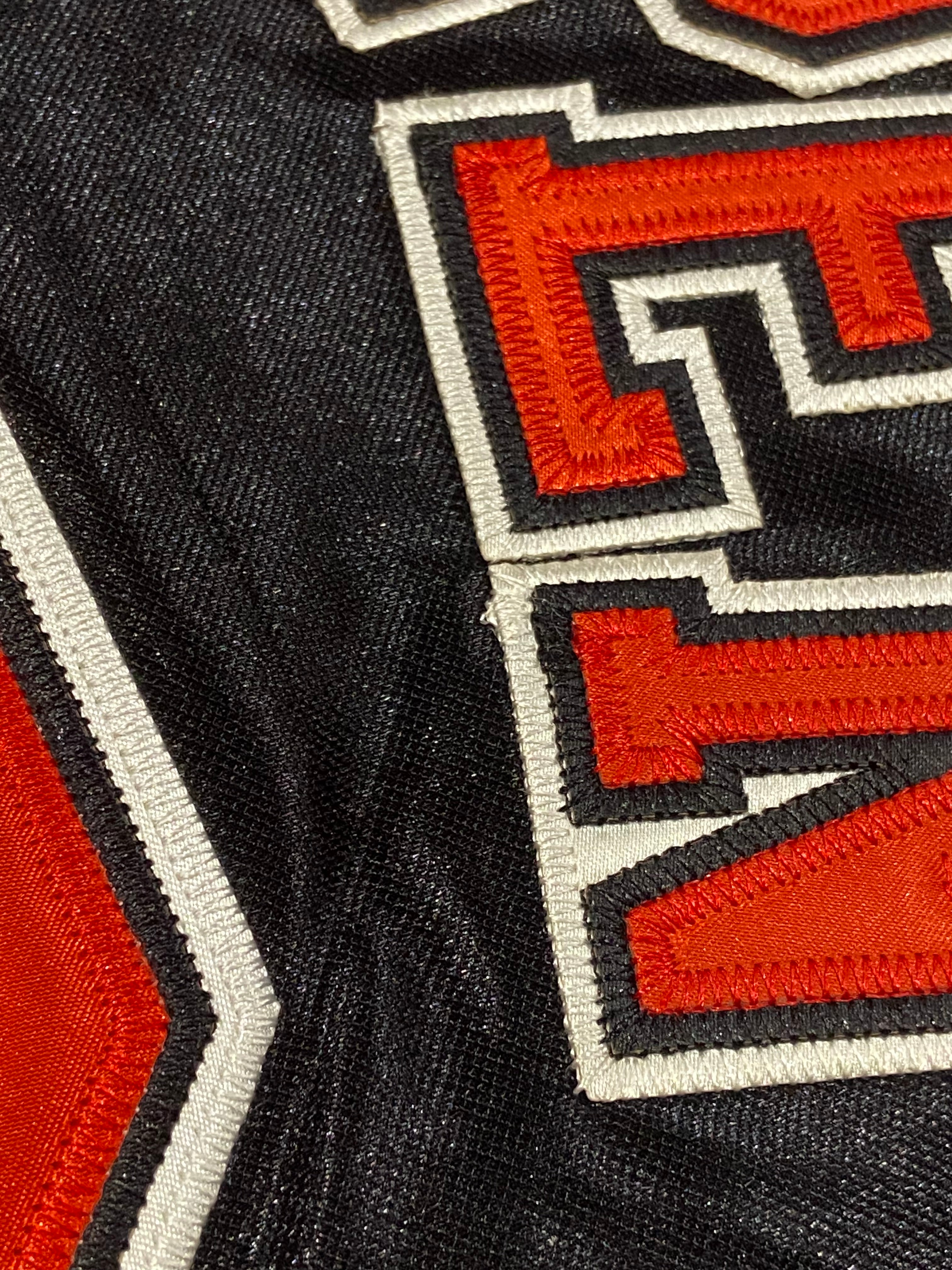 Maillot ADIDAS de BASKET-BALL de l’équipe des CHICAGO BULLS (N.33 PIPPEN) année 2002-03