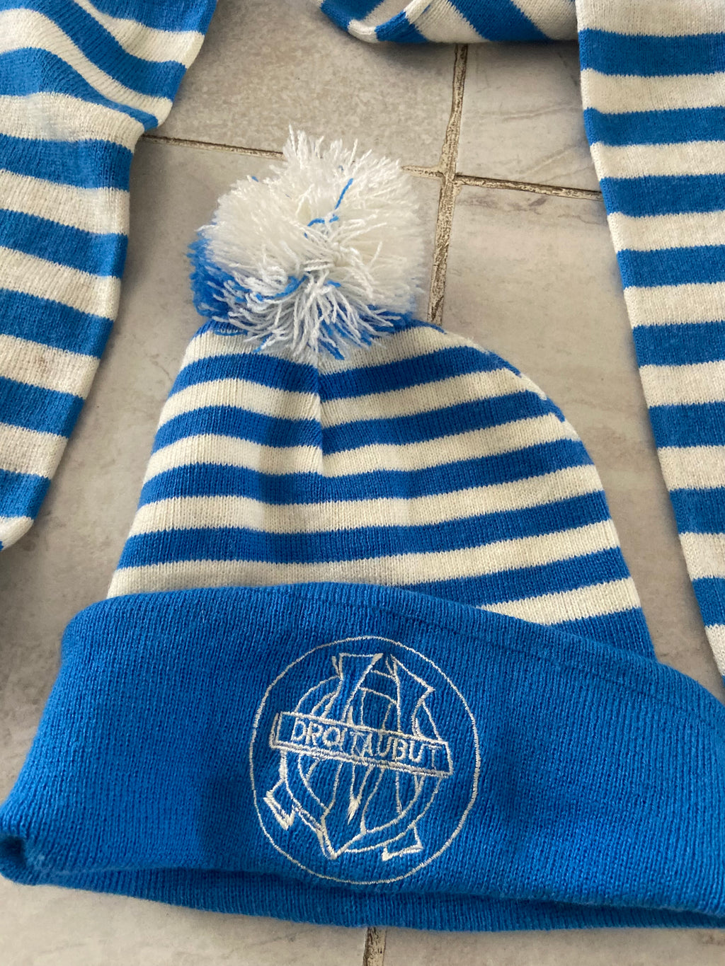Superbe panoplie Echarpe + Bonnet de l’OM MARSEILLE Scarf Supporter COLLECTOR
