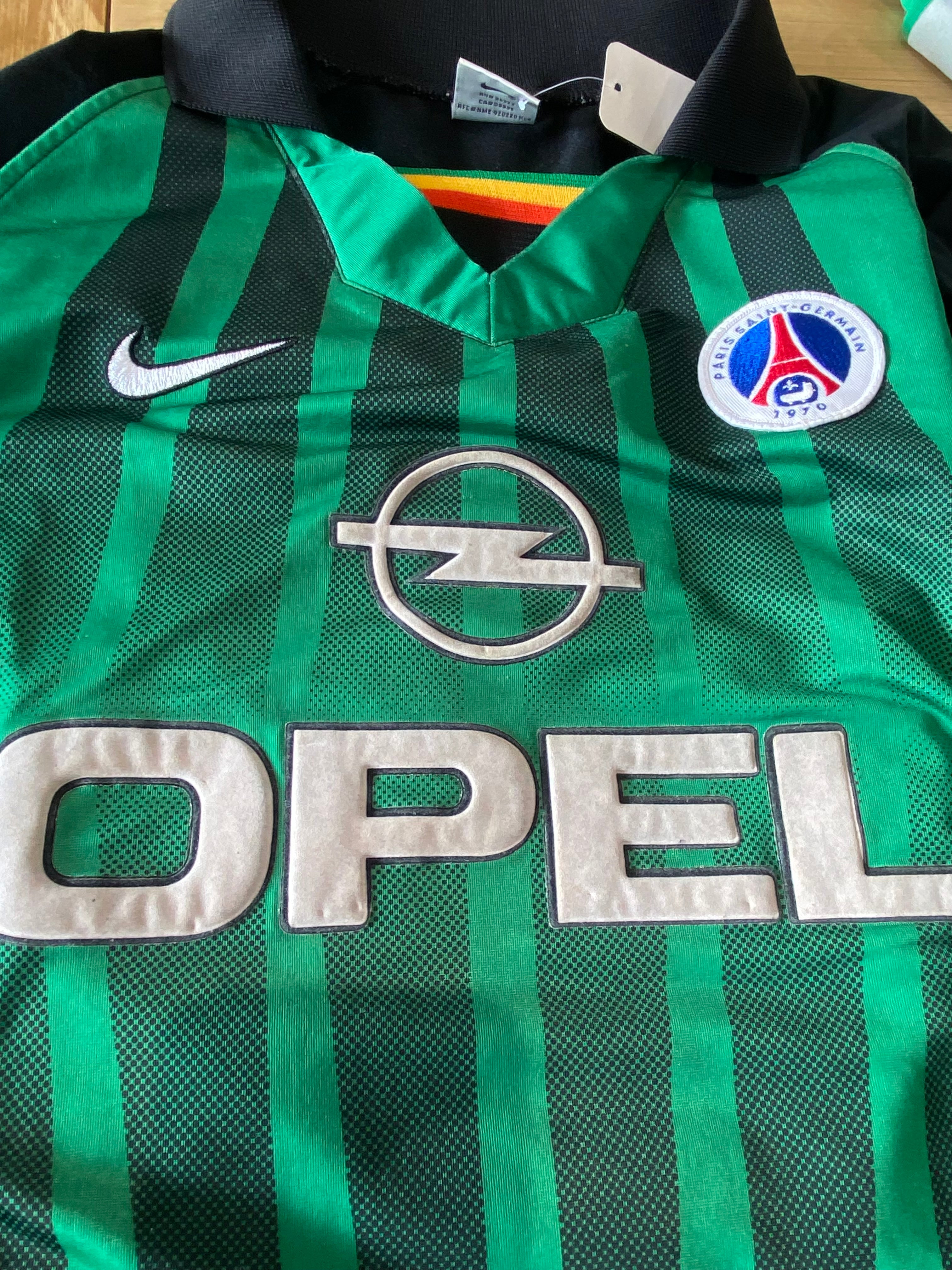 Maillot de foot du PSG Paris-Saint-Germain saison 1997-98 (N.1 REVAULT)