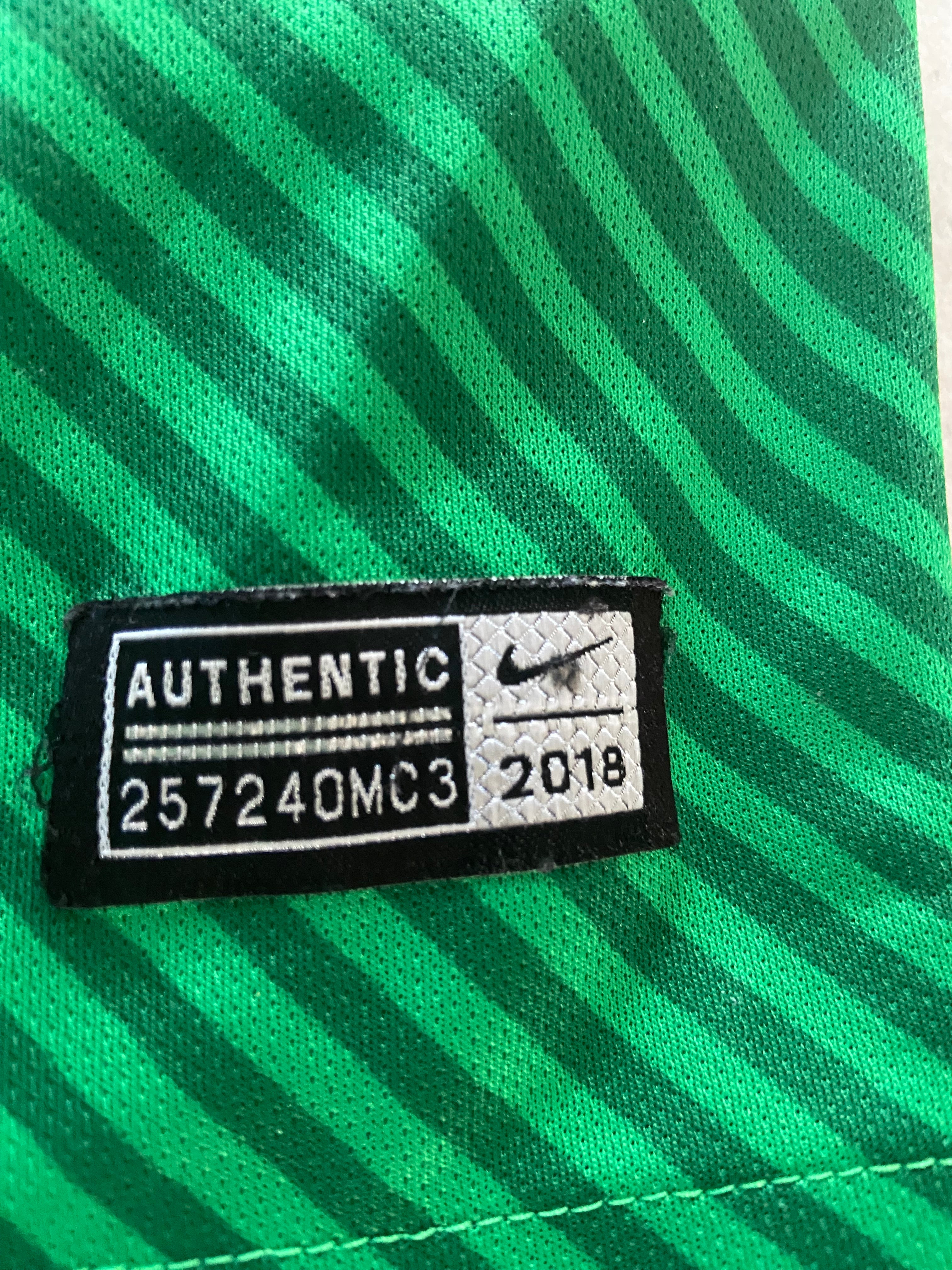 Maillot de foot NIKE de BEIJING GUOAN (porté N.17 BAKAMBU) saison 2018-19