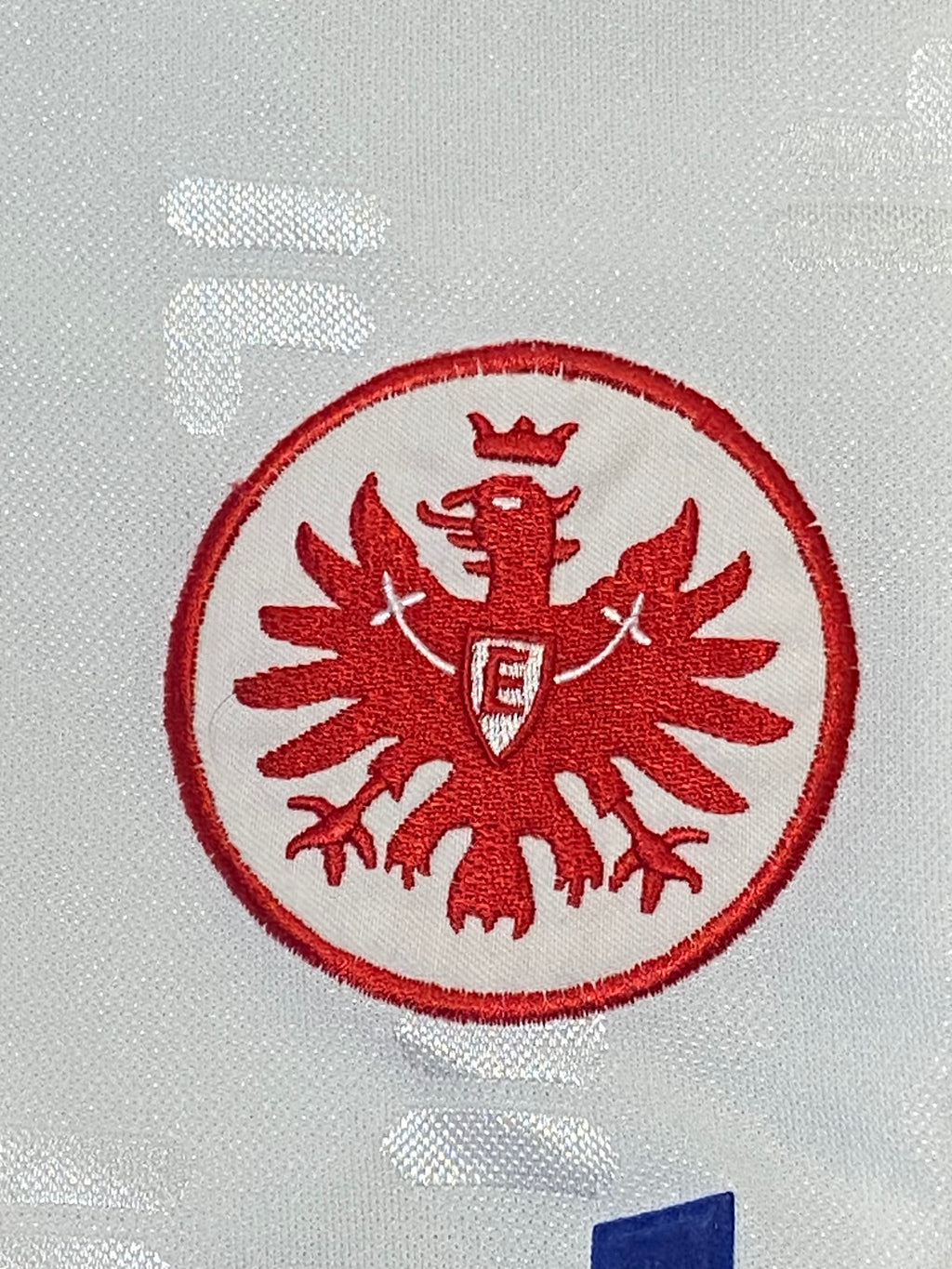 Maillot de foot de l’Eintracht Frankfurt (porté N.26 DIAKITE) saison 2001-02