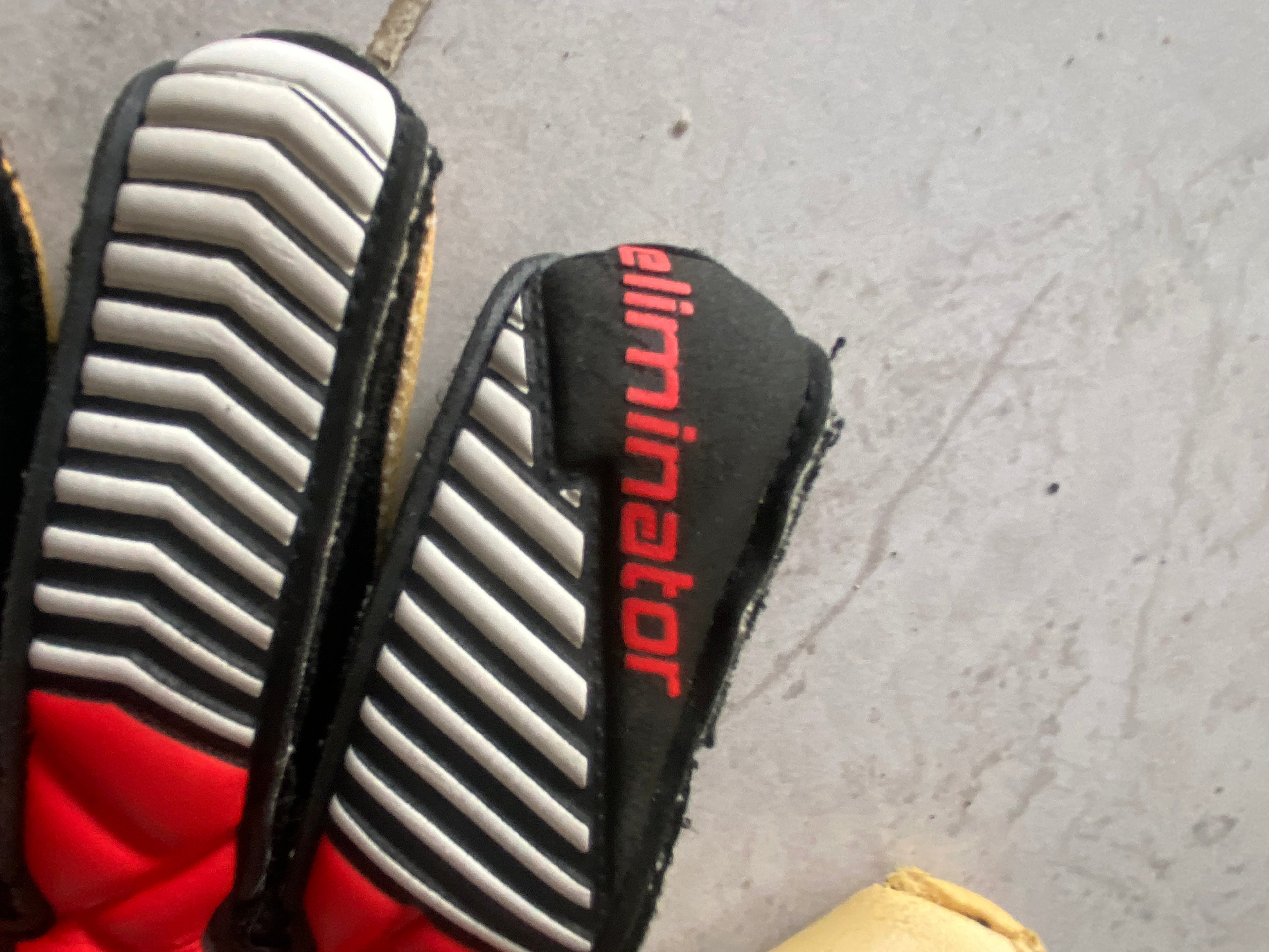Paire de gants UHLSPORT de gardien de but (portés Jessy MOULIN) AS SAINT-ETIENNE