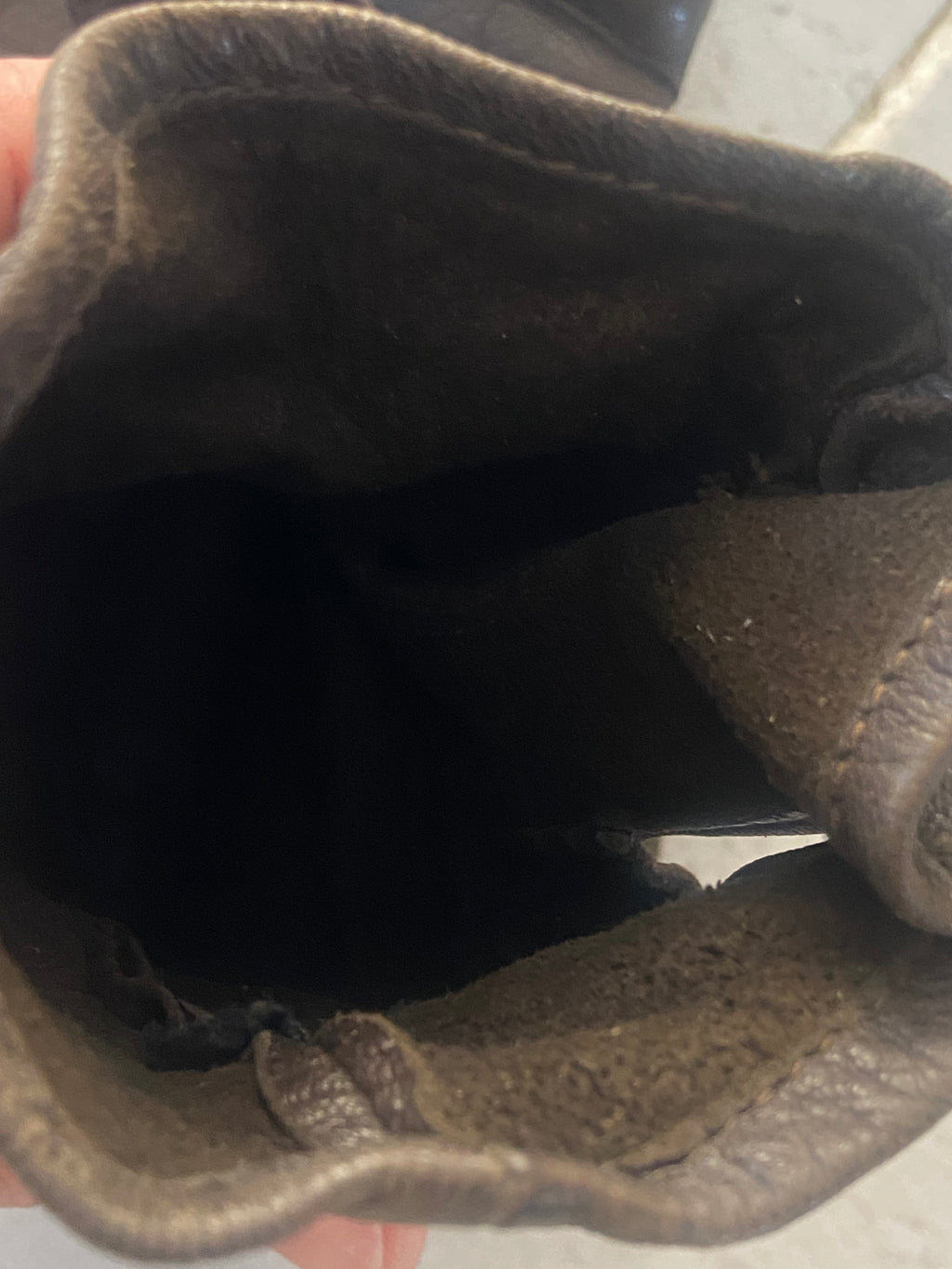 Boxhandschuh-Paar „Heritage“ – gealtertes braunes Leder – Multi-Wulst-Design – SAMMLERSTÜCK