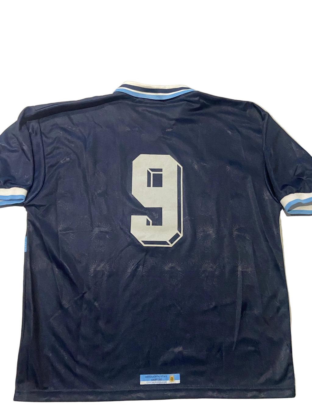 Maillot entraînement de l’équipe d’Argentine (porté N.9 BATISTUTA) coupe du monde 1998 (certificat d’authenticité fourni)