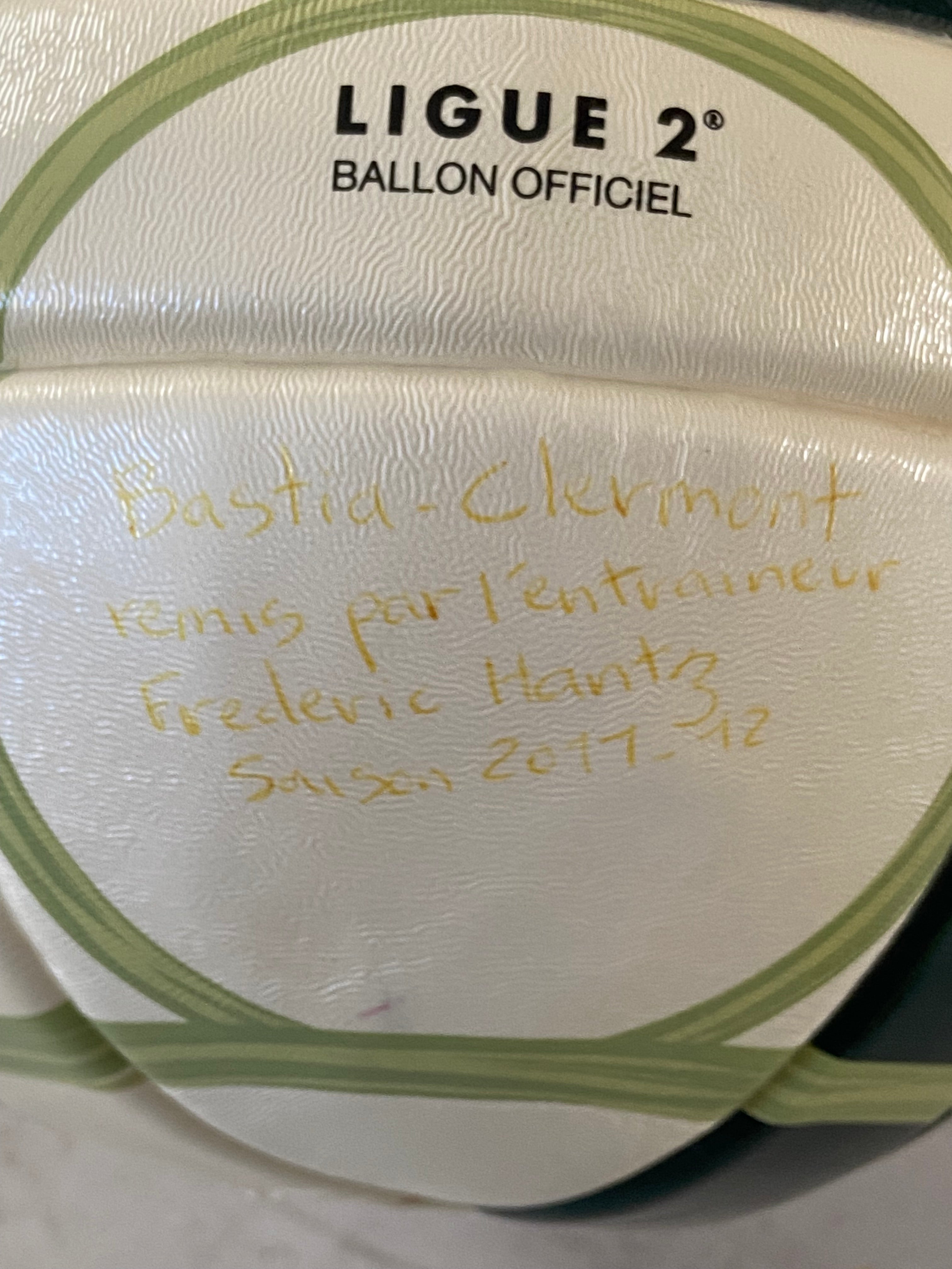 Ballon de foot PUMA officiel du match BASTIA/CLERMONT Ligue 2 saison 2011-12