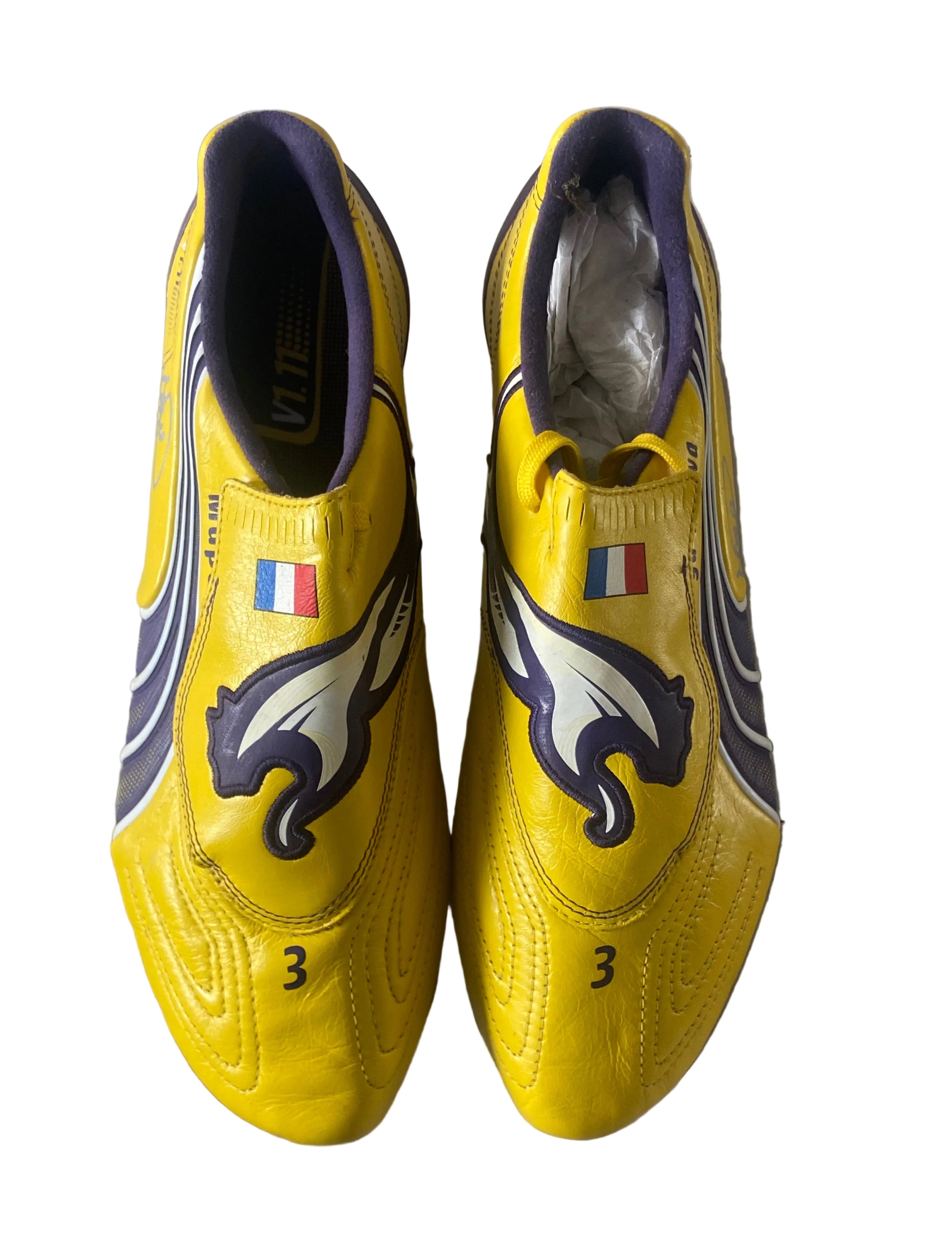 Paire de chaussures à crampons PUMA V1.11 (portées Mapou YANGAMBIWA) MONTPELLIER MHSC