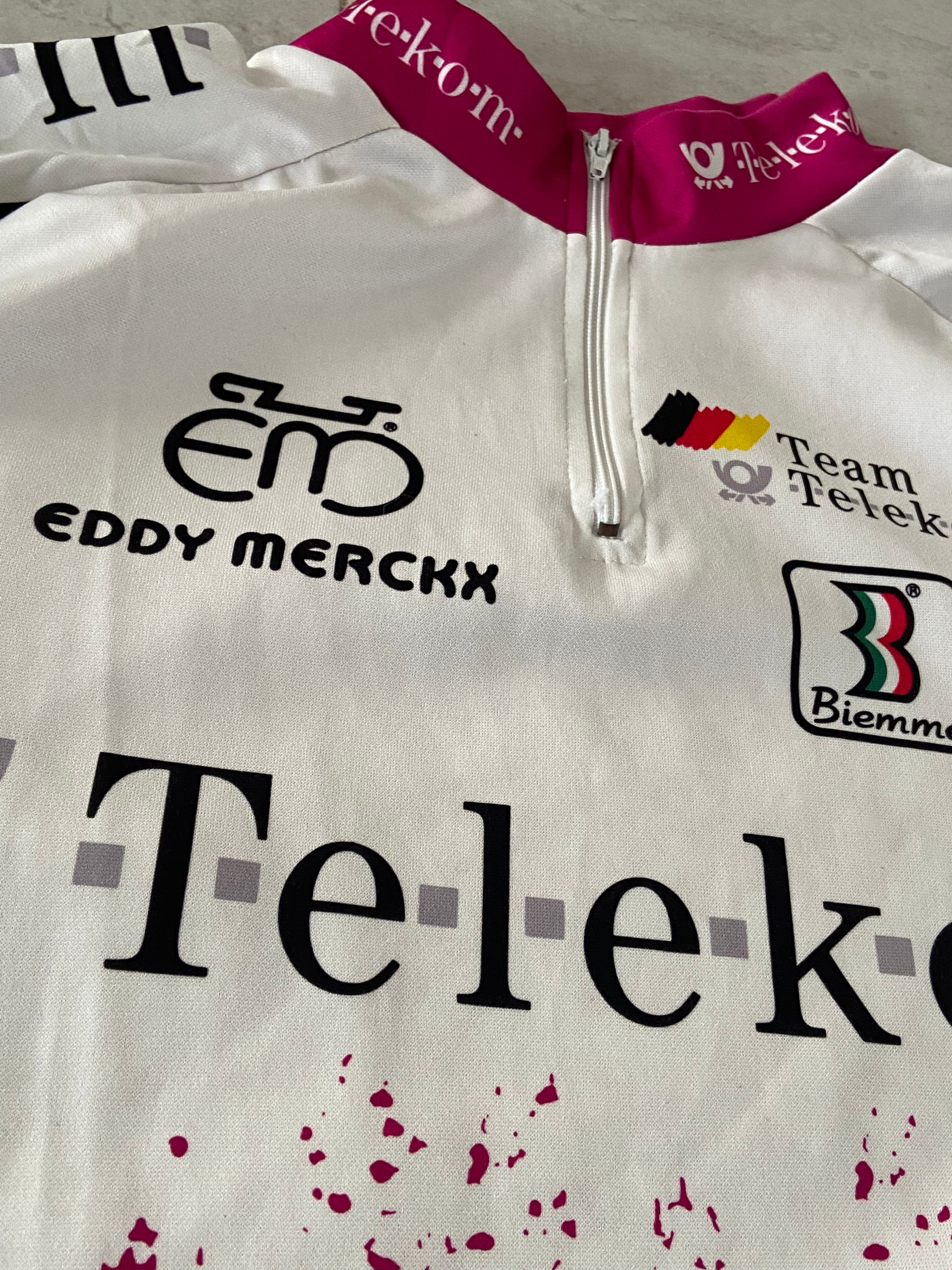 Maillot de cyclisme BIEMME de l’équipe TELEKOM (ULRICH-ZABEL-RIIS) année 1996-97