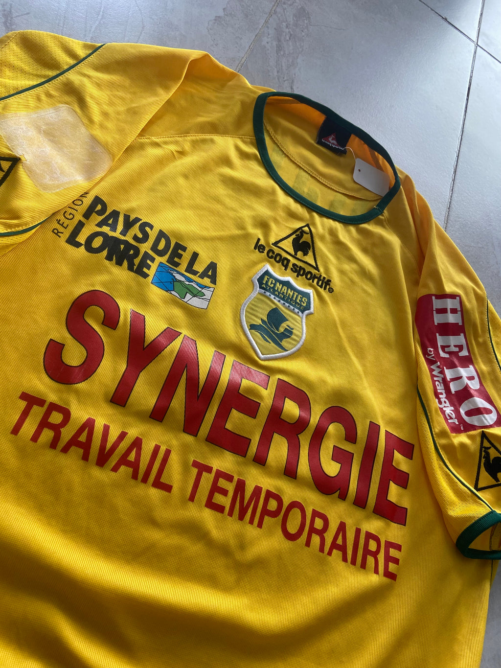 Maillot de foot LE COQ SPORTIF du FC NANTES (porté par le N.28 PUJOL) saison 2004-05