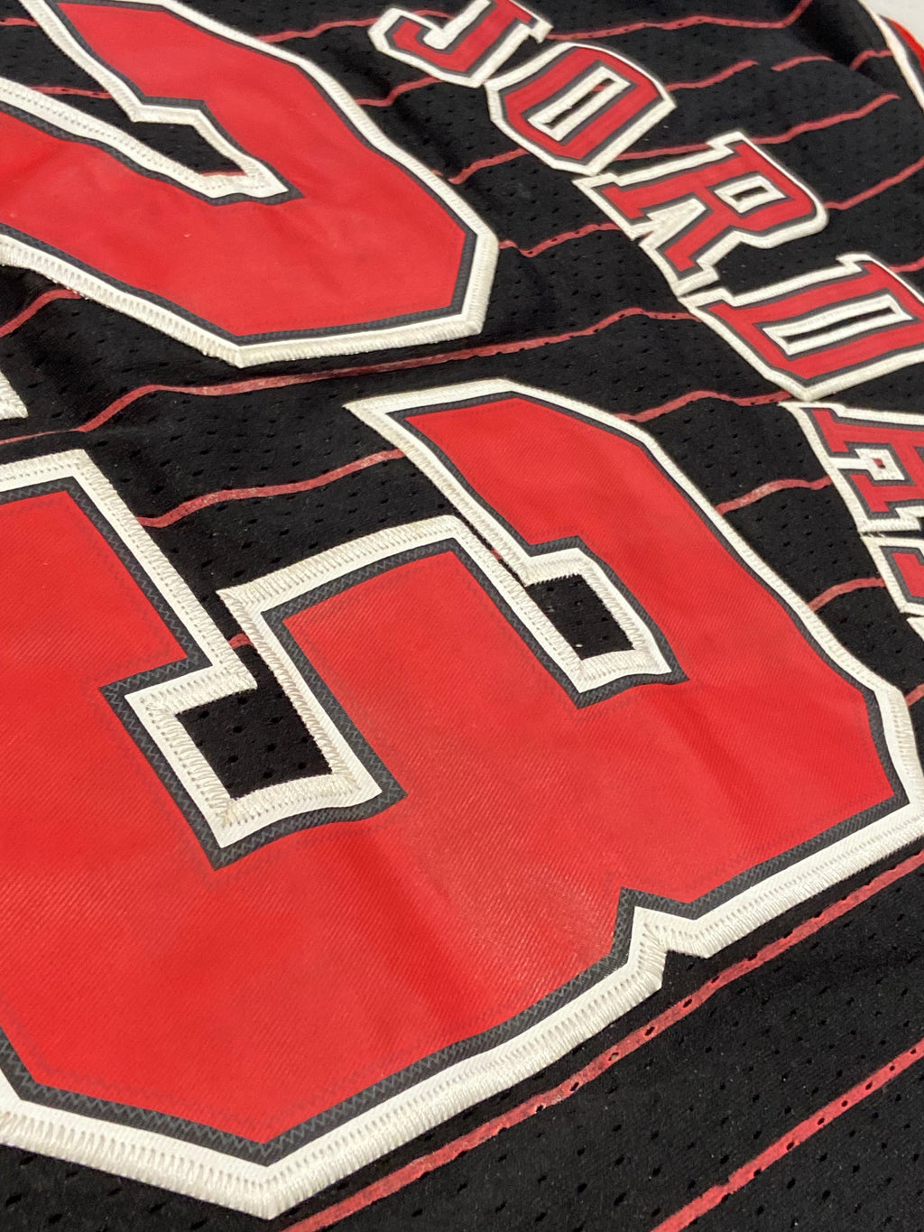 Maillot NIKE de BASKET-BALL de L’équipe des CHICAGO BULLS (N.23 JORDAN) année 1996-97