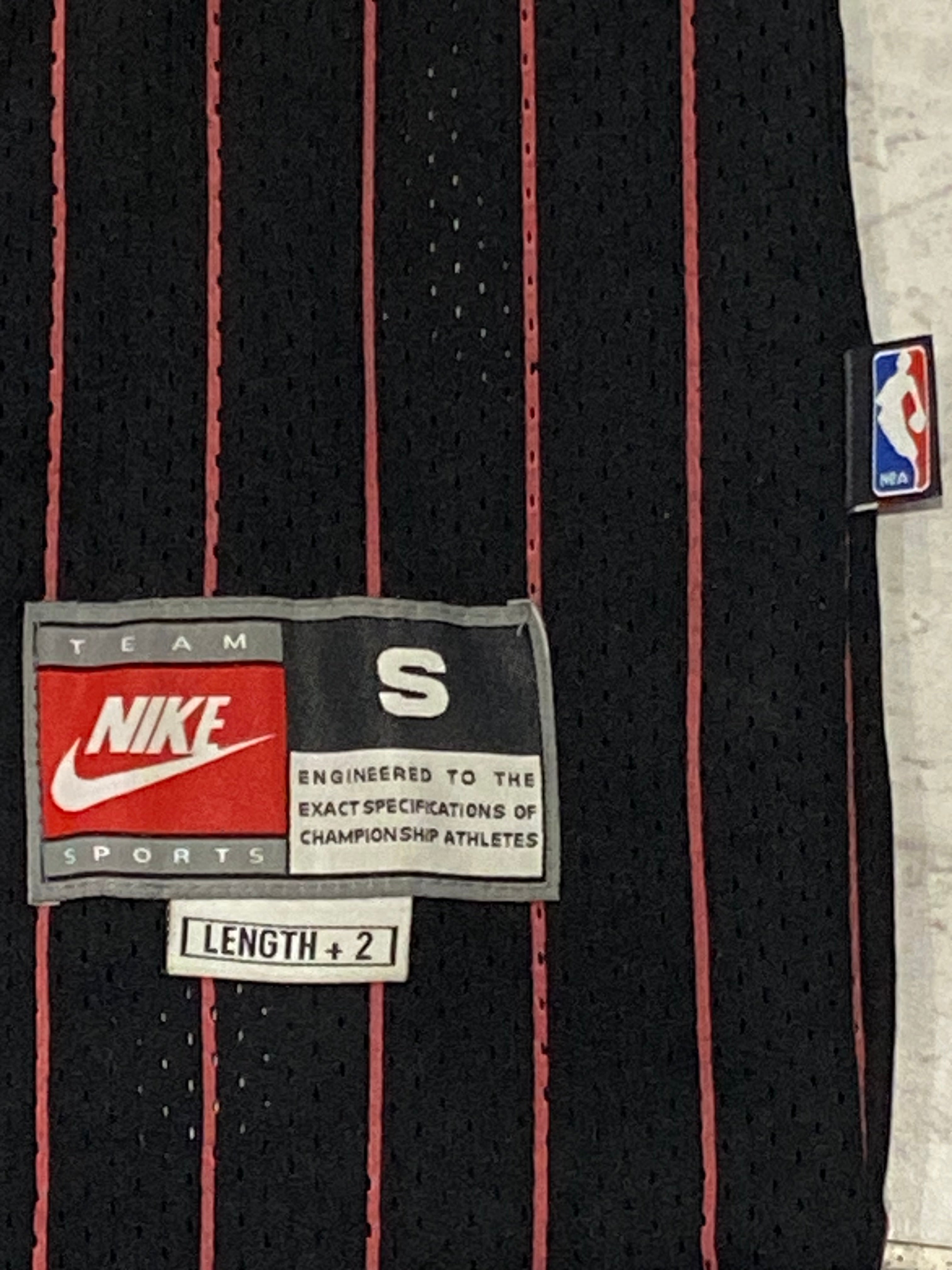 Maillot NIKE de BASKET-BALL de L’équipe des CHICAGO BULLS (N.23 JORDAN) année 1996-97