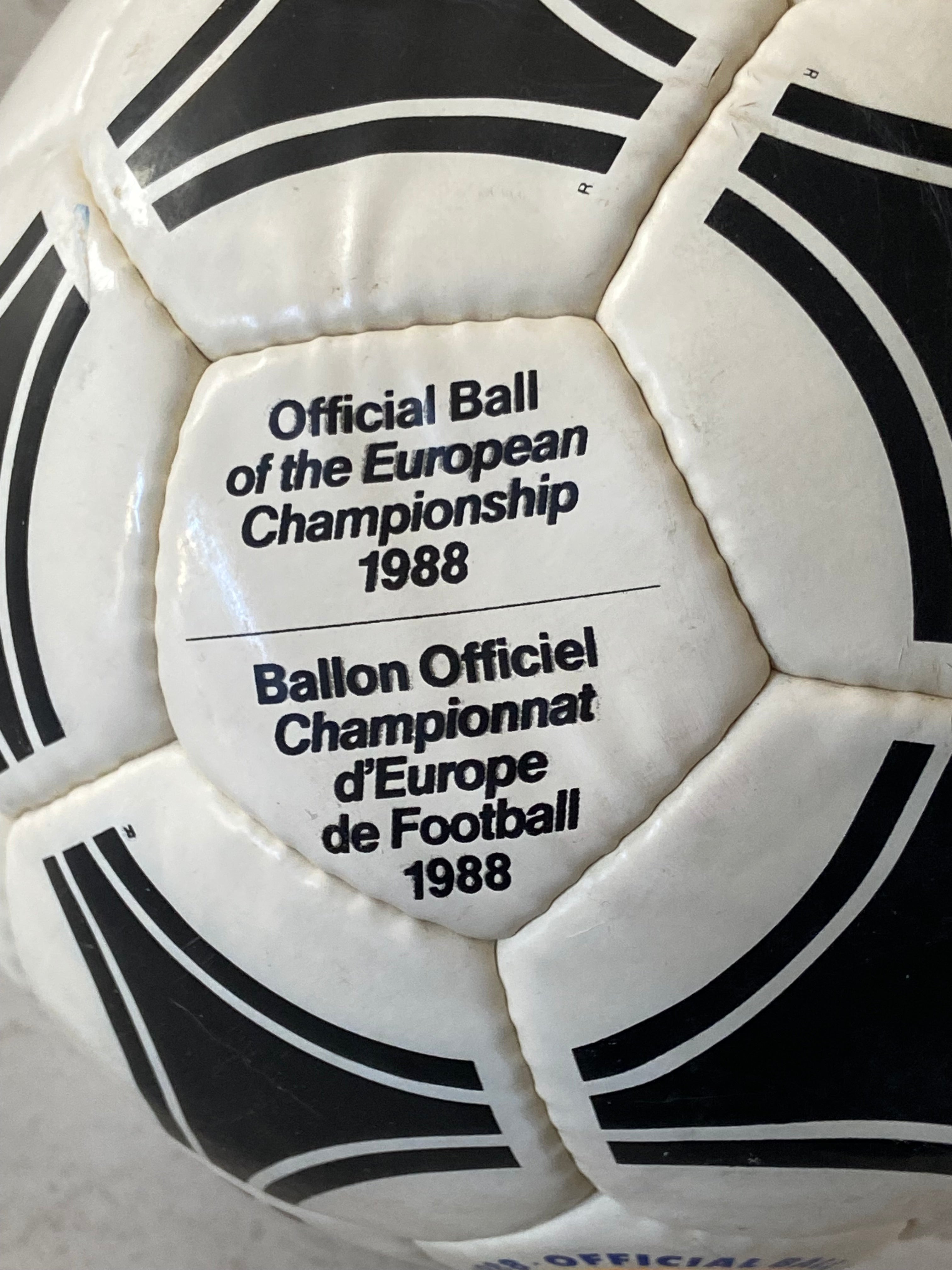 Ballon de foot ADIDAS TANGO EUROPA 1988 officiel d’époque COLLECTOR