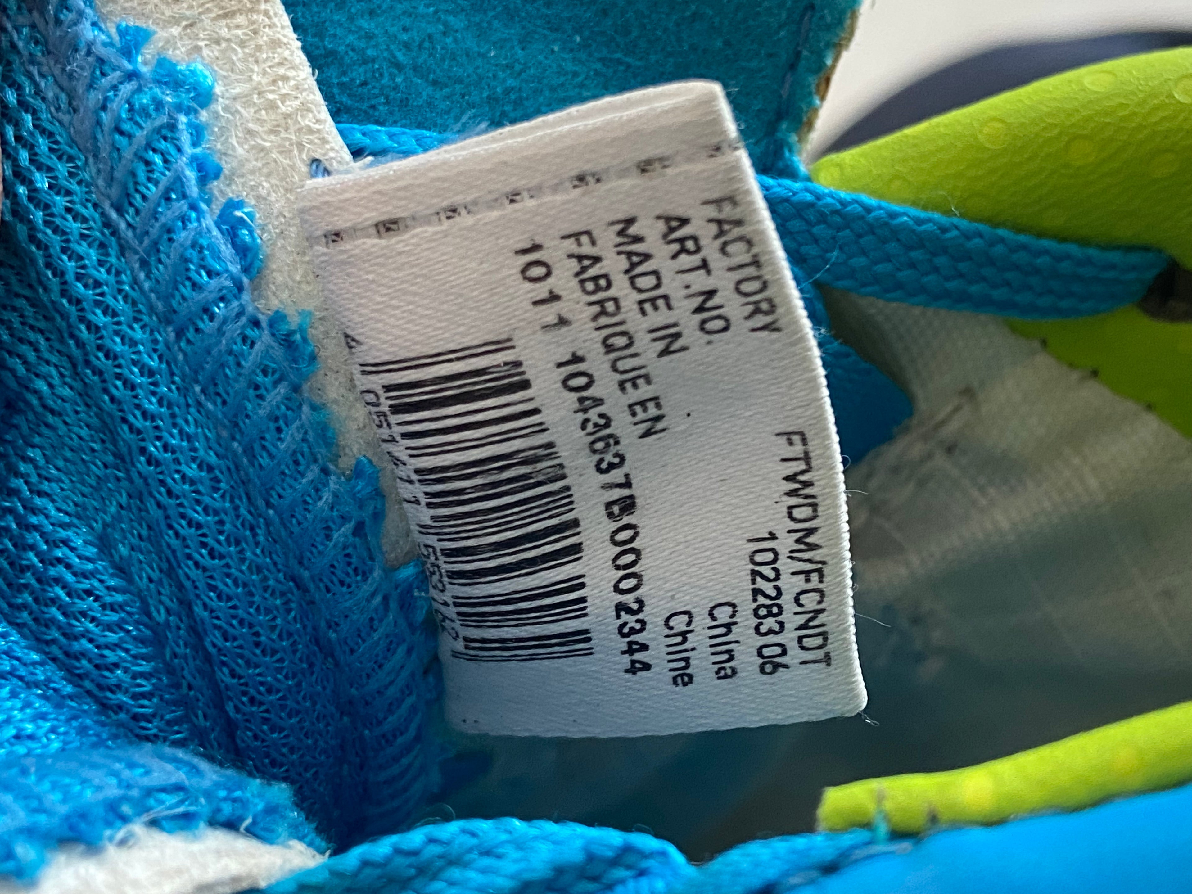 Paire de chaussures à crampons PUMA V1.11 i FG (portées Olivier GIROUD) MONTPELLIER 2011-12