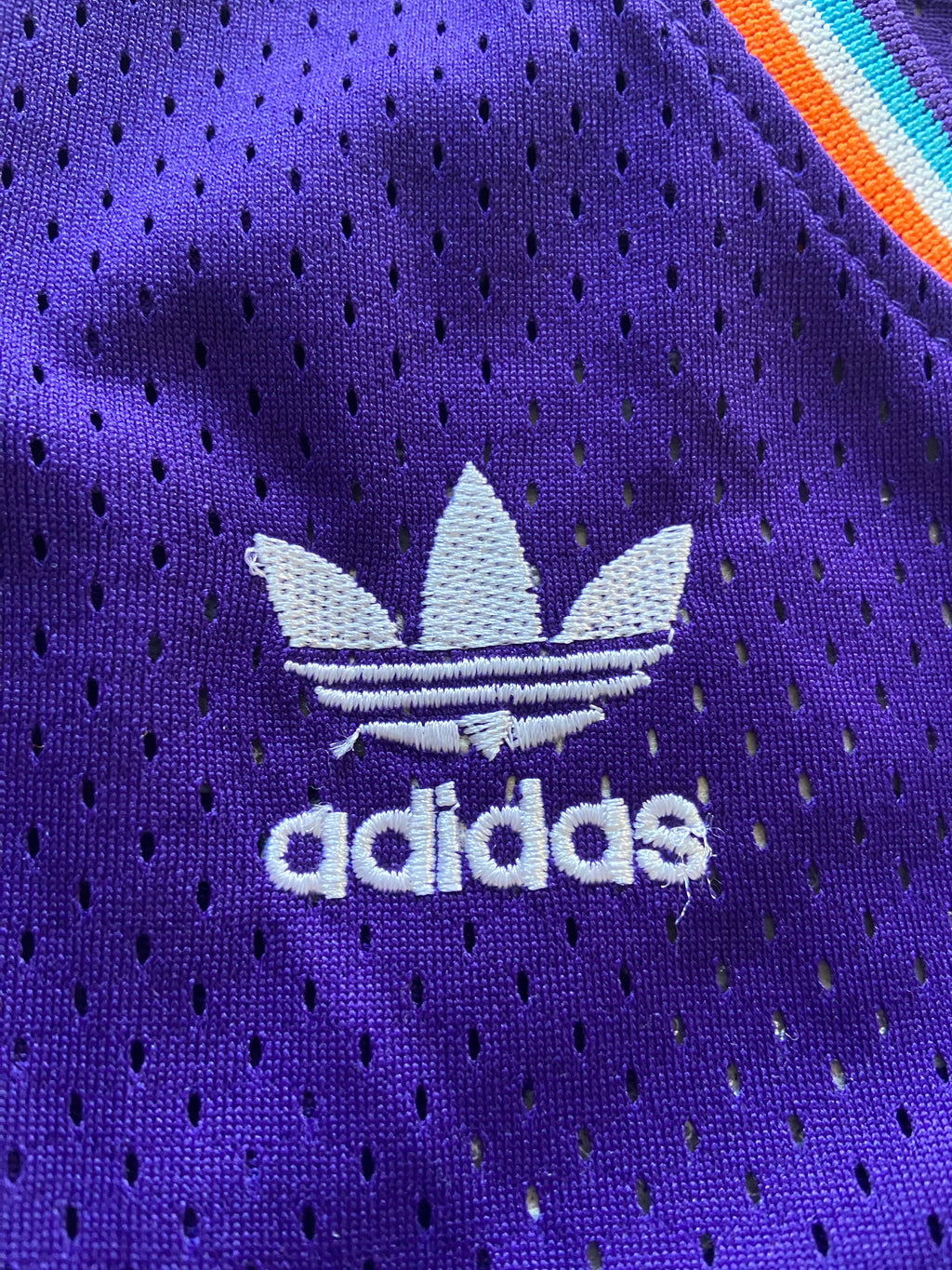 Maillot ADIDAS de BASKET-BÀLL de l’équipe des UTAH JAZZ (N.32 MALONE) année 1996-97