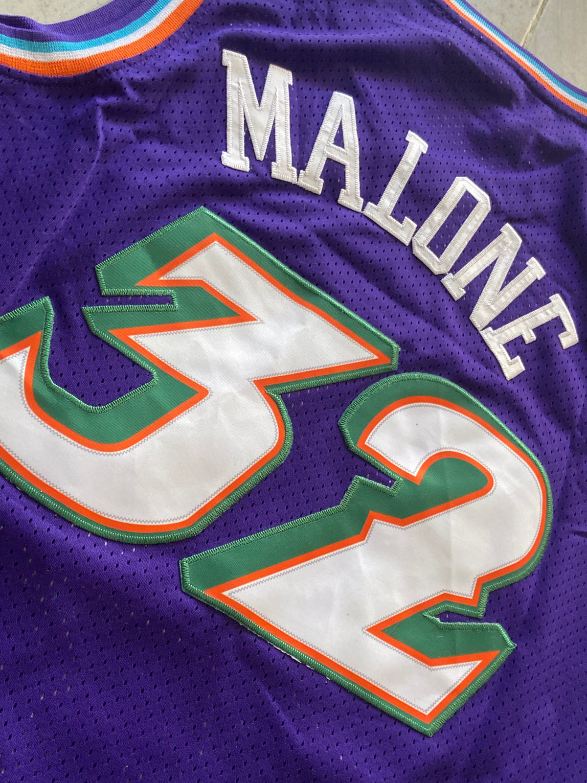 Maillot ADIDAS de BASKET-BÀLL de l’équipe des UTAH JAZZ (N.32 MALONE) année 1996-97